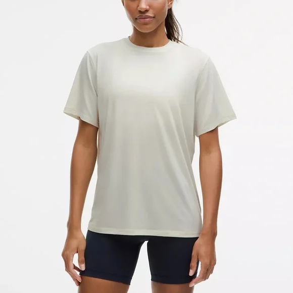 BNWT Lululemon Jersey Short Sleeved Training T - Picture 3 of 4